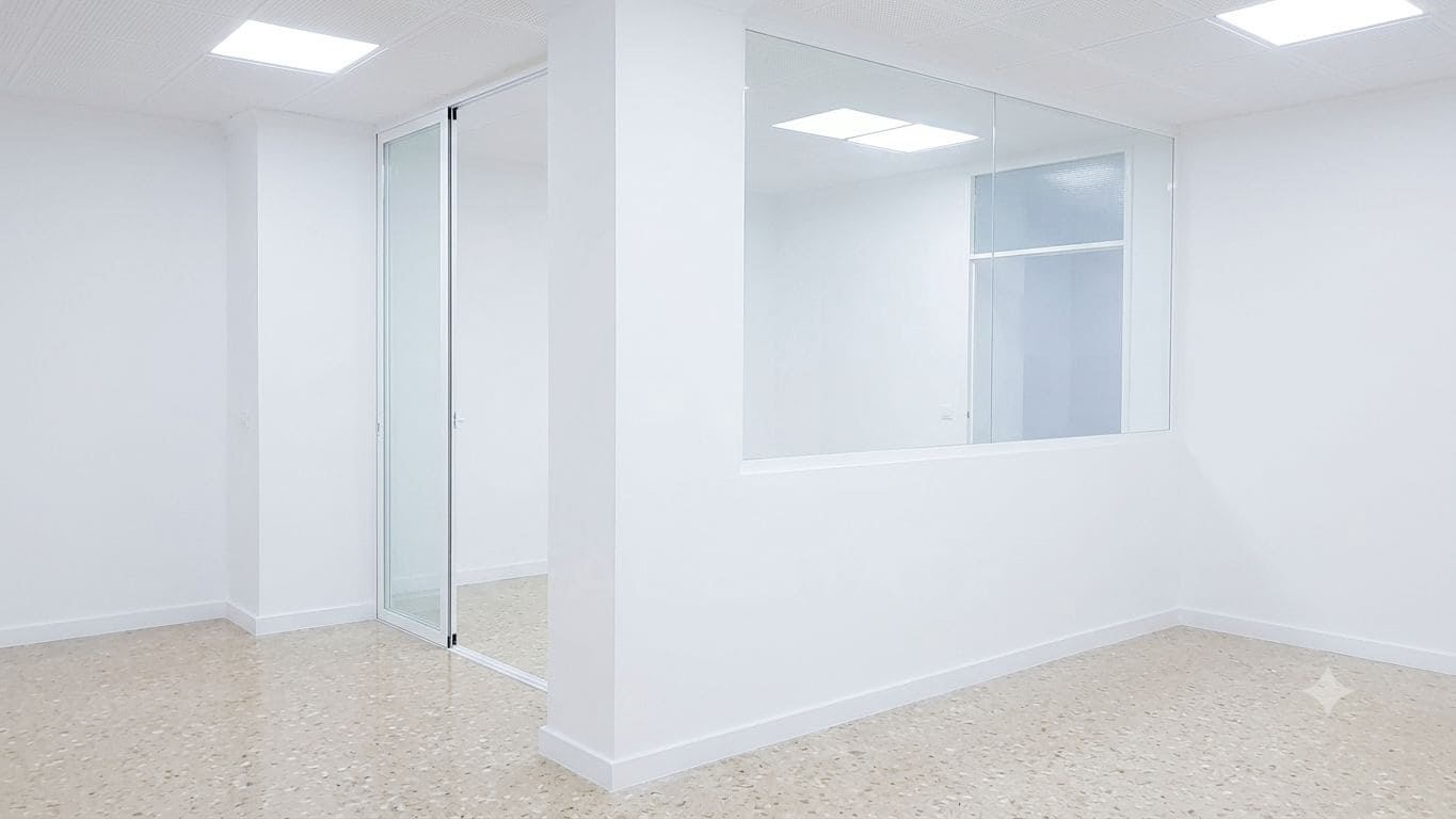 Commercial for sale in Alicante / Alacant city - € 70,000 (Ref: 9987920)