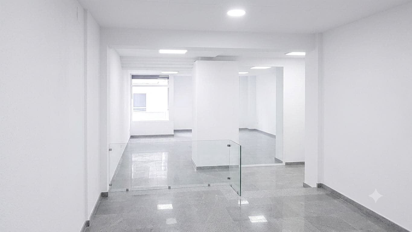 Commercial for sale in Alicante / Alacant city - € 70,000 (Ref: 9987920)