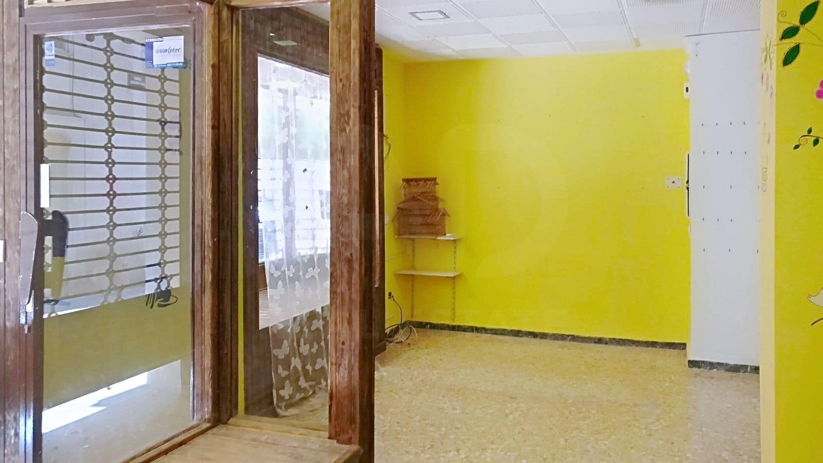 Commercial for sale in Alicante / Alacant city - € 70,000 (Ref: 9987920)