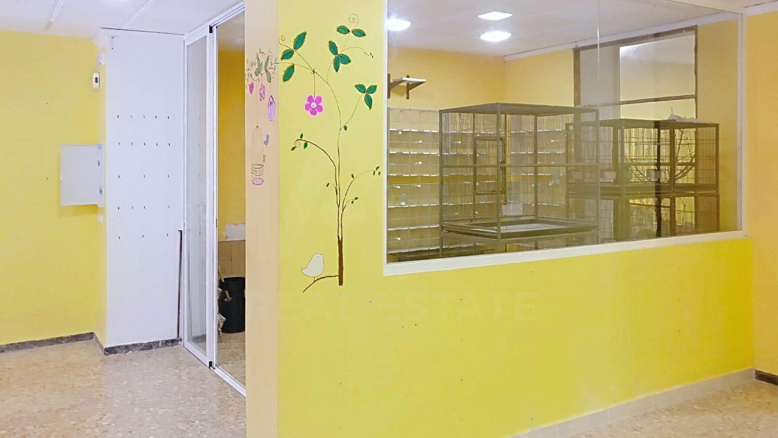 Commercial for sale in Alicante / Alacant city - € 70,000 (Ref: 9987920)