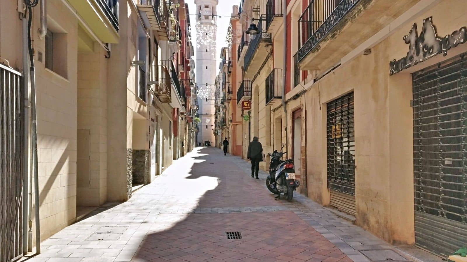 Commercial for sale in Alicante / Alacant city - € 70,000 (Ref: 9987920)