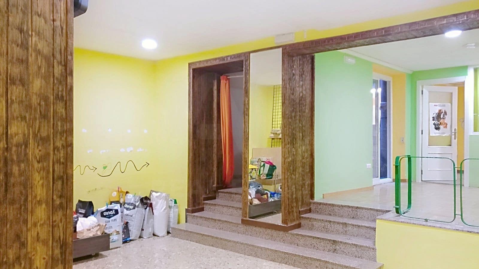 Commercial for sale in Alicante / Alacant city - € 70,000 (Ref: 9987920)