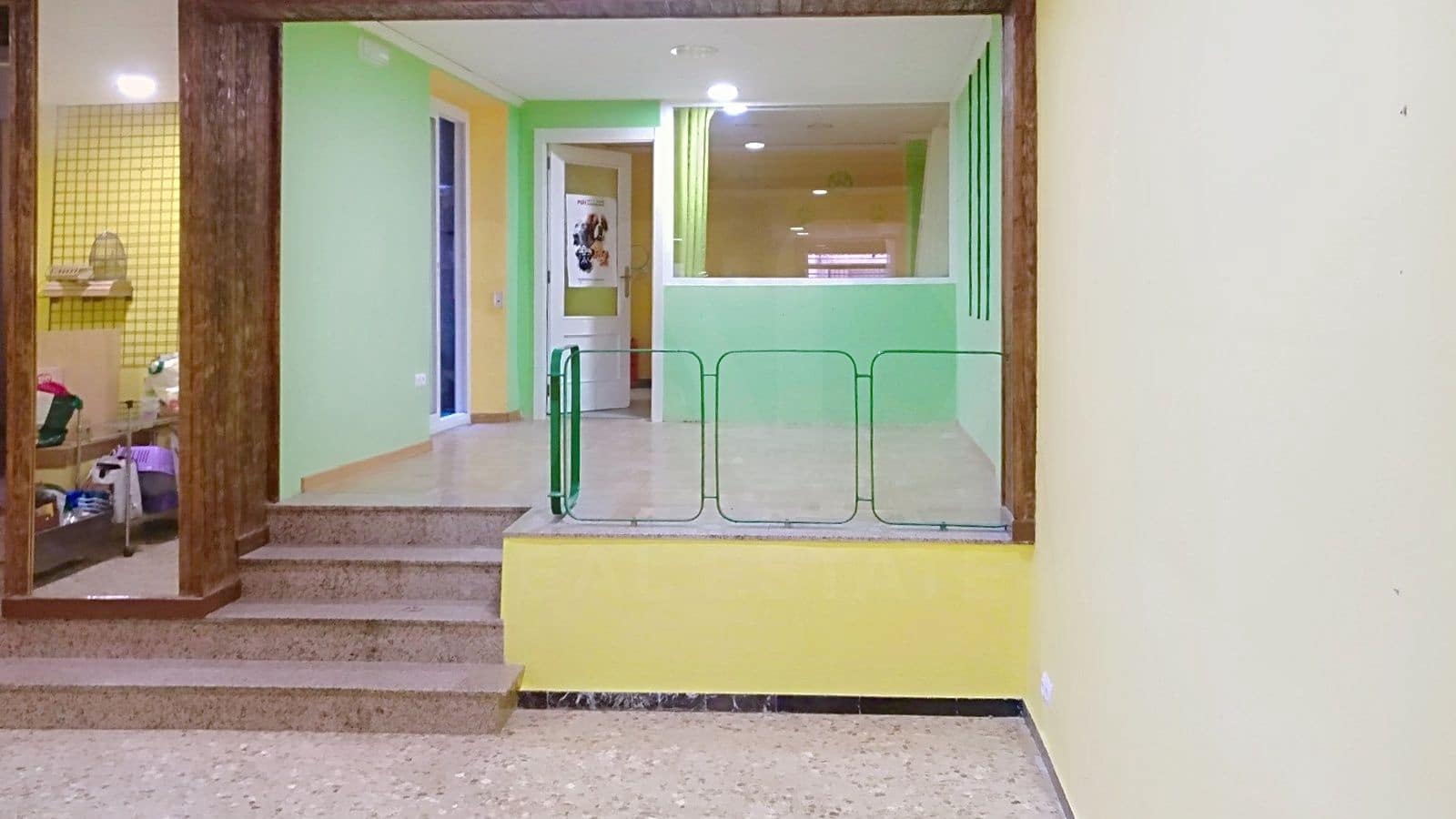 Commercial for sale in Alicante / Alacant city - € 70,000 (Ref: 9987920)