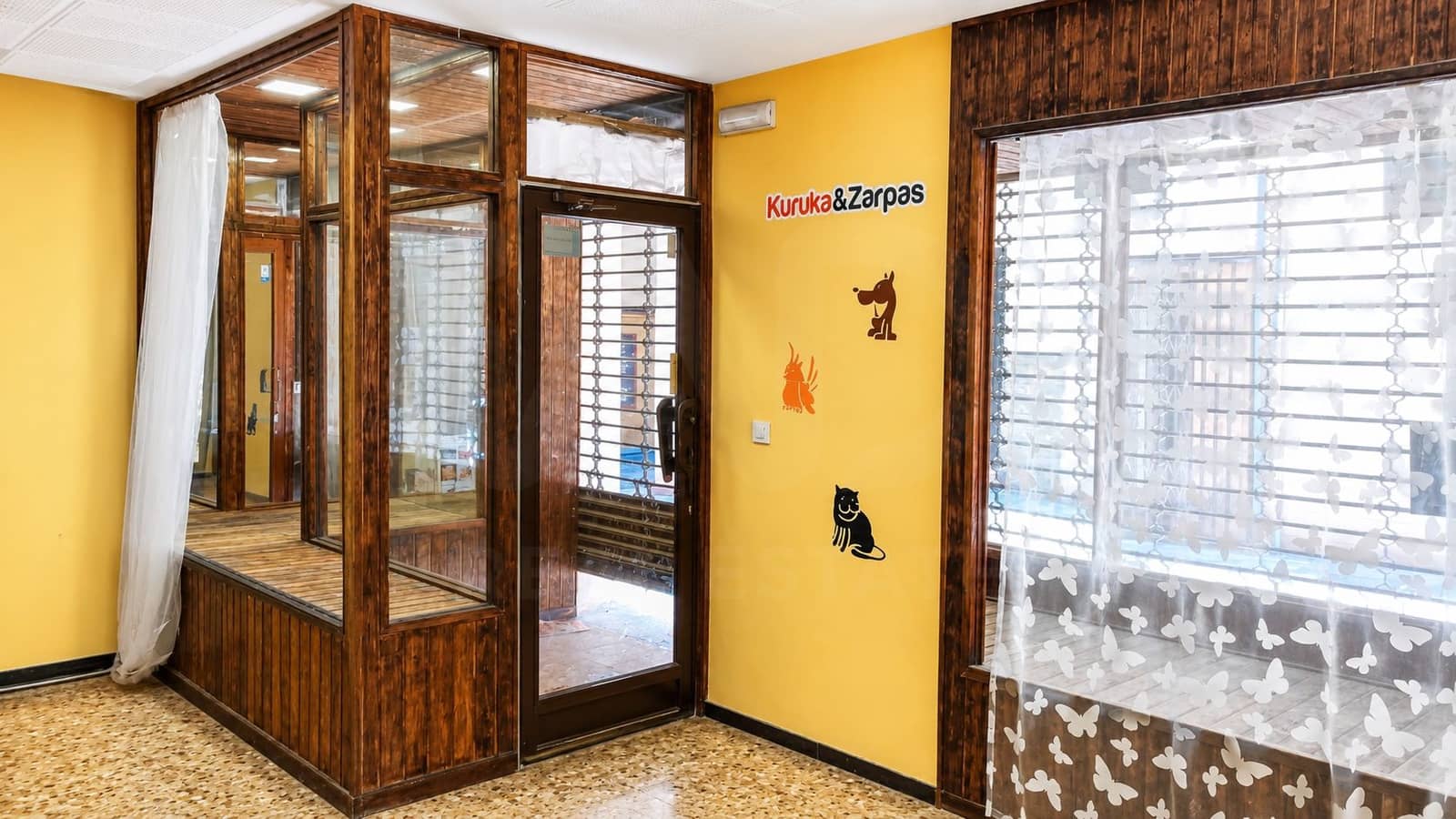 Commercial for sale in Alicante / Alacant city - € 70,000 (Ref: 9987920)