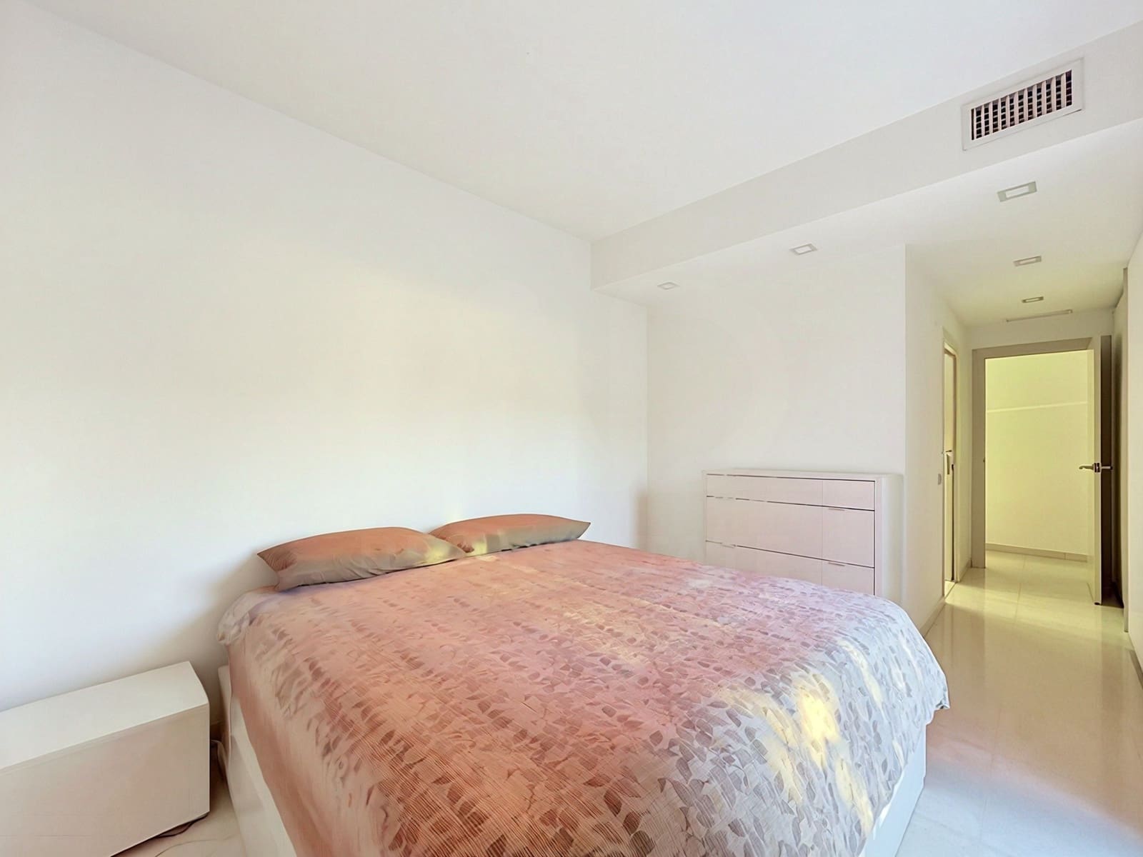 4 soverom Leilighet til salgs i Barcelona by med svømmebasseng garasje - € 580 000 (Ref: 9987927)