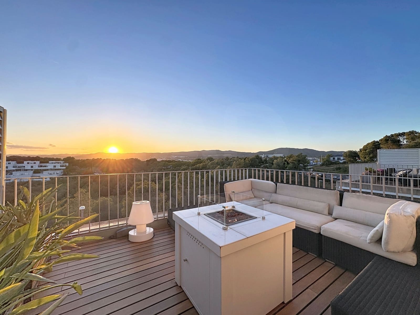 4 soverom Leilighet til salgs i Barcelona by med svømmebasseng garasje - € 580 000 (Ref: 9987927)