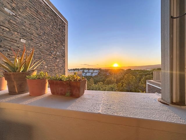 4 soverom Leilighet til salgs i Barcelona by med svømmebasseng garasje - € 580 000 (Ref: 9987927)
