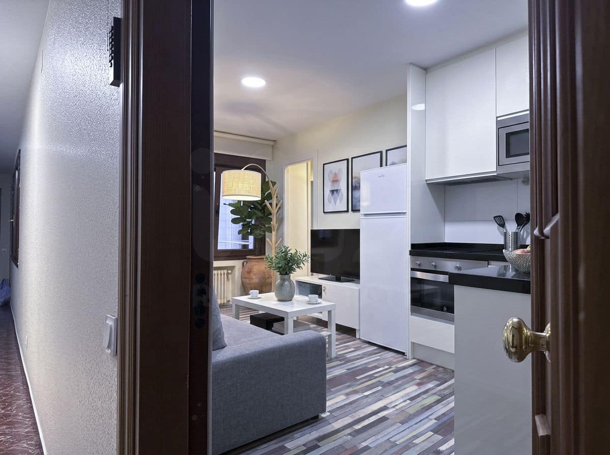 1 soverom Leilighet til leie i Oviedo - € 750 (Ref: 9987930)