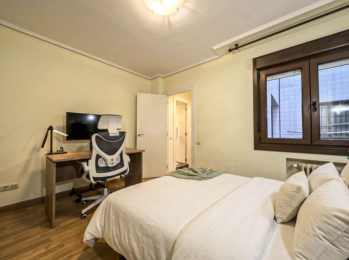 1 soverom Leilighet til leie i Oviedo - € 750 (Ref: 9987930)