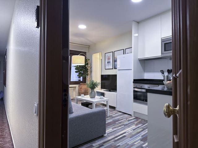 1 soverom Leilighet til leie i Oviedo - € 750 (Ref: 9987930)