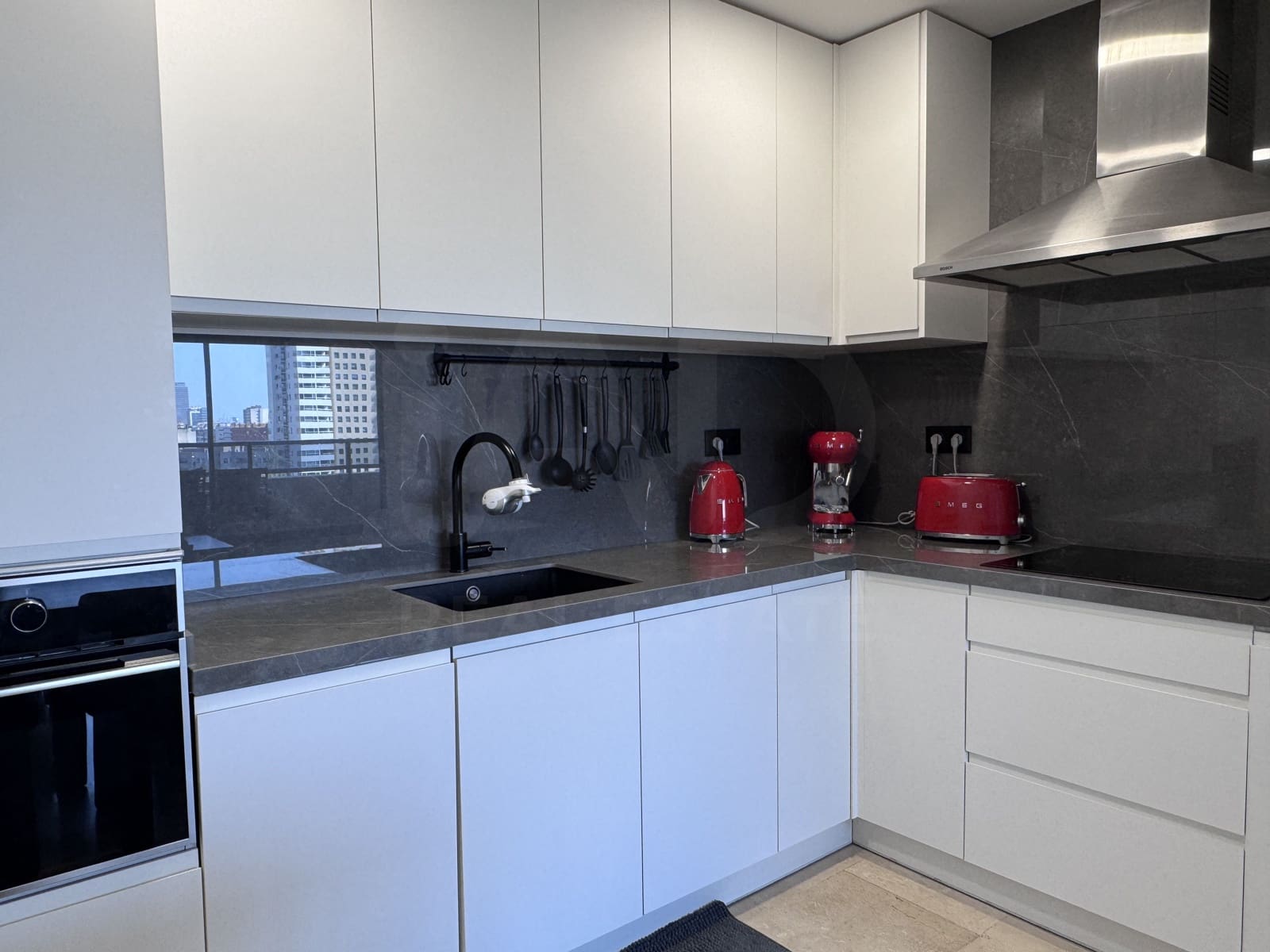 2 soverom Leilighet til leie i Barcelona by med svømmebasseng garasje - € 3 155 (Ref: 9987931)