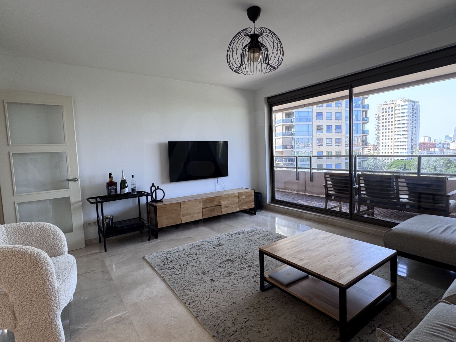2 soverom Leilighet til leie i Barcelona by med svømmebasseng garasje - € 3 155 (Ref: 9987931)