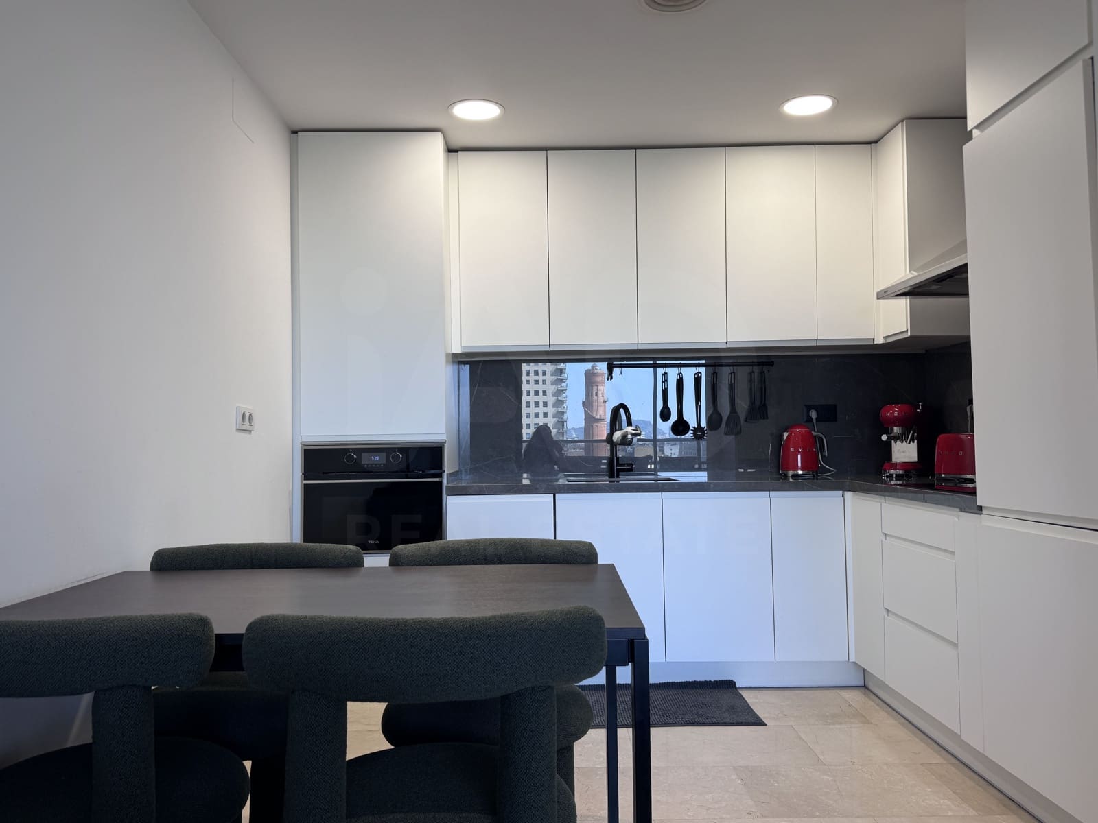 2 soverom Leilighet til leie i Barcelona by med svømmebasseng garasje - € 3 155 (Ref: 9987931)