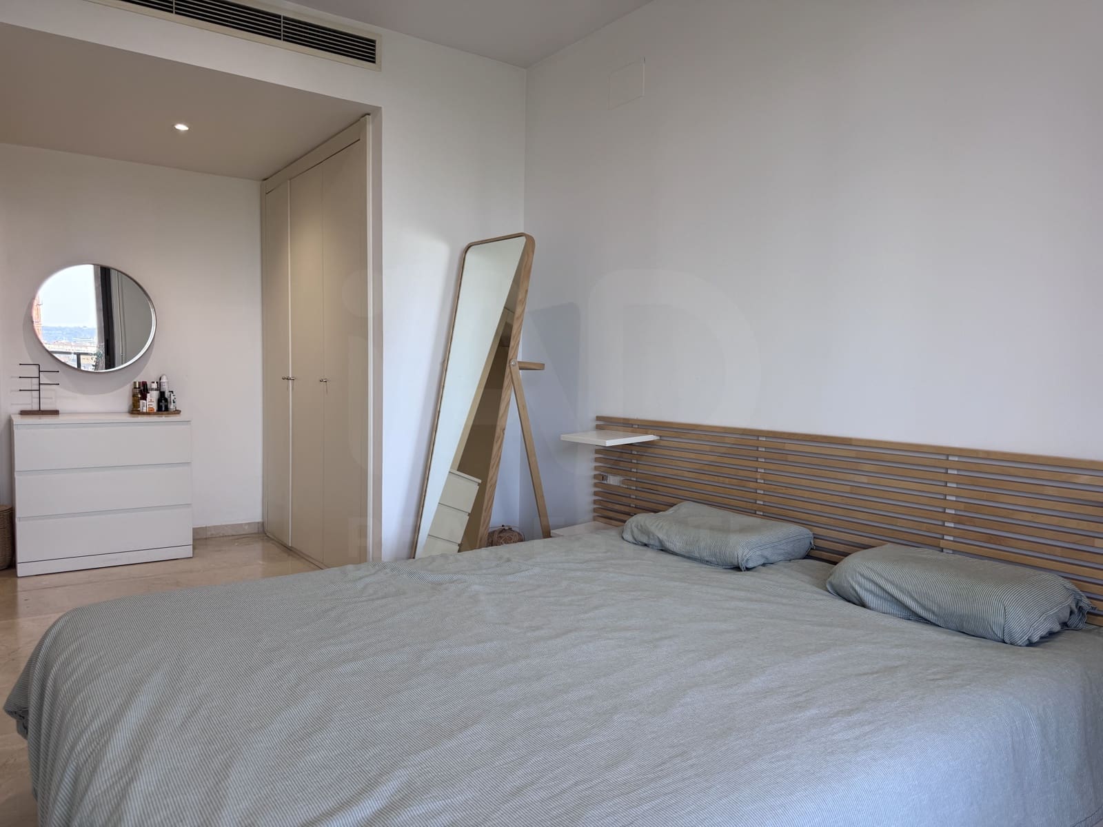 2 soverom Leilighet til leie i Barcelona by med svømmebasseng garasje - € 3 155 (Ref: 9987931)