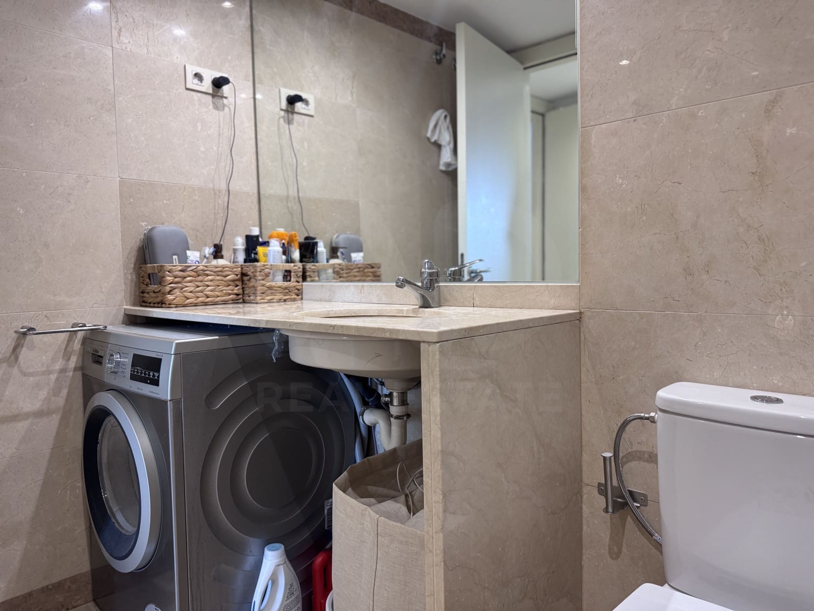 2 soverom Leilighet til leie i Barcelona by med svømmebasseng garasje - € 3 155 (Ref: 9987931)