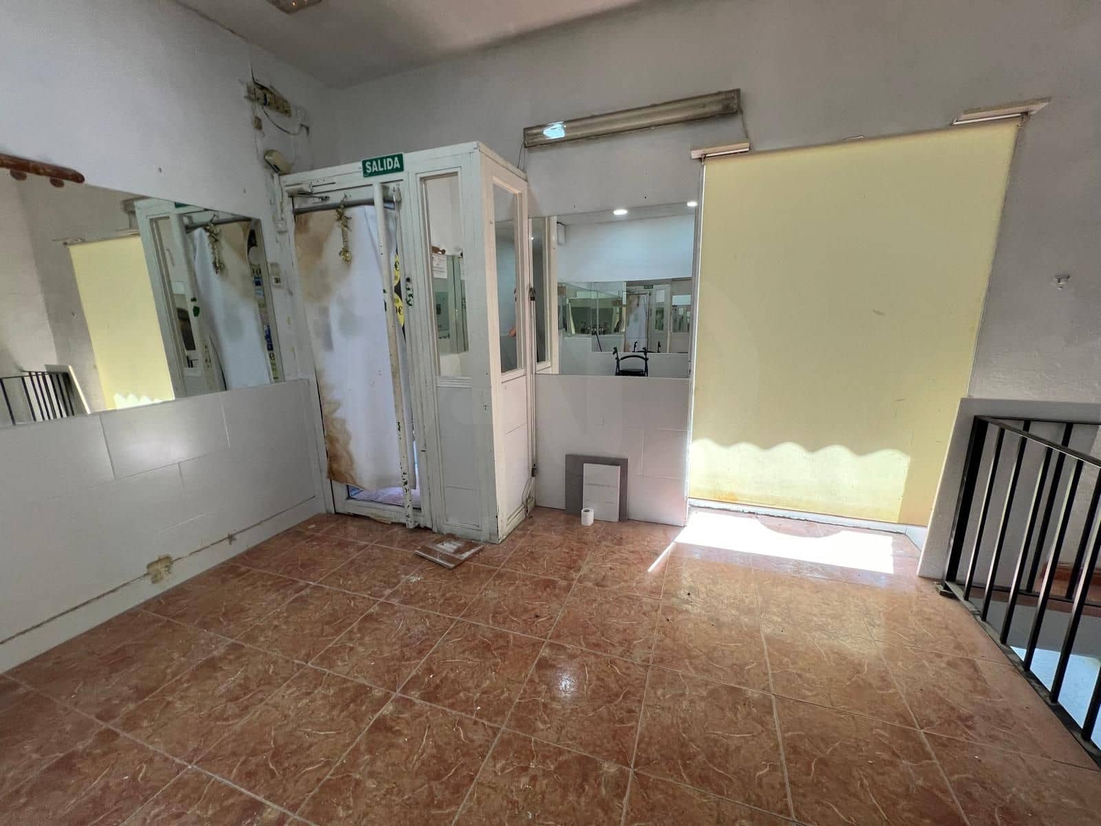 Local Commercial de 1 chambre à louer à Madrid ville - 850 € (Ref: 9987932)
