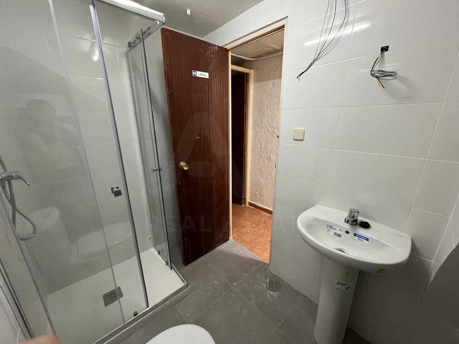 Local Commercial de 1 chambre à louer à Madrid ville - 850 € (Ref: 9987932)