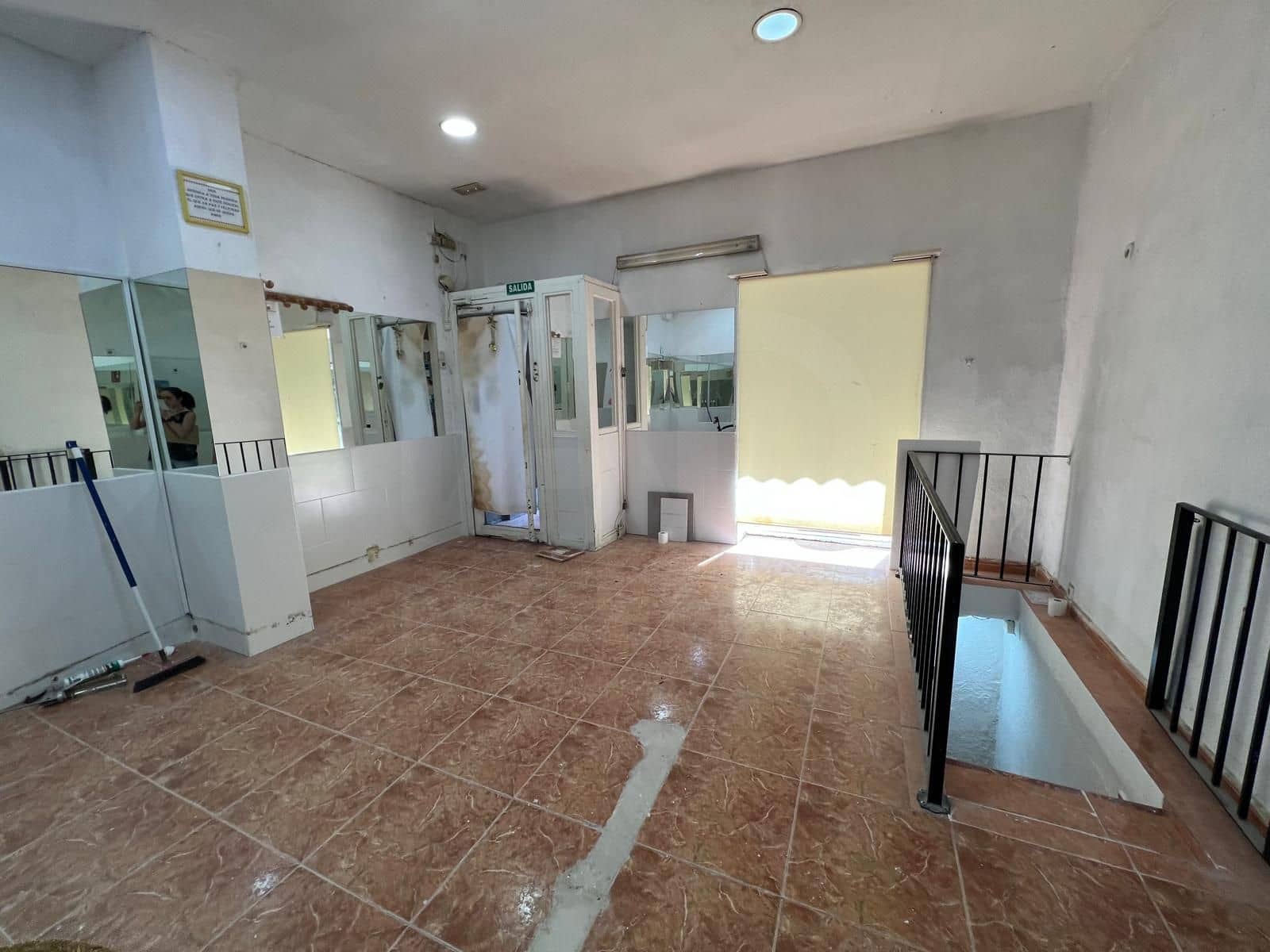 Local Commercial de 1 chambre à louer à Madrid ville - 850 € (Ref: 9987932)