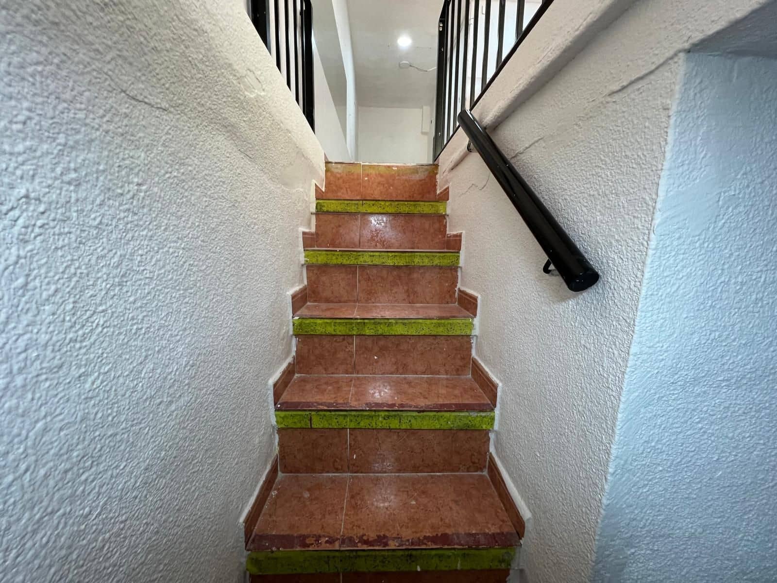 Local Commercial de 1 chambre à louer à Madrid ville - 850 € (Ref: 9987932)