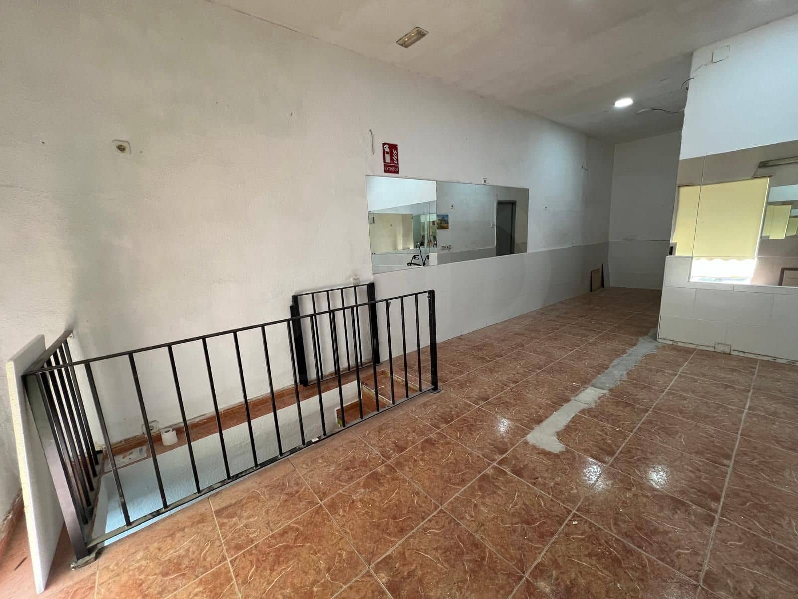 Local Commercial de 1 chambre à louer à Madrid ville - 850 € (Ref: 9987932)