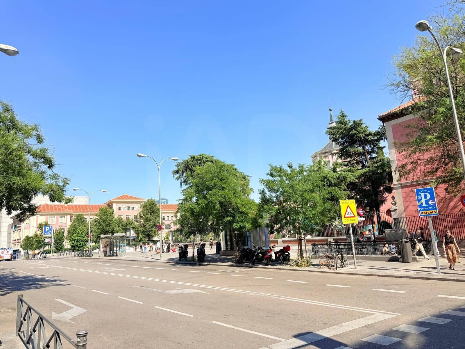 Kaupallinen myytävänä paikassa Madrid kaupunki - 1 450 000 € (Ref: 9987937)