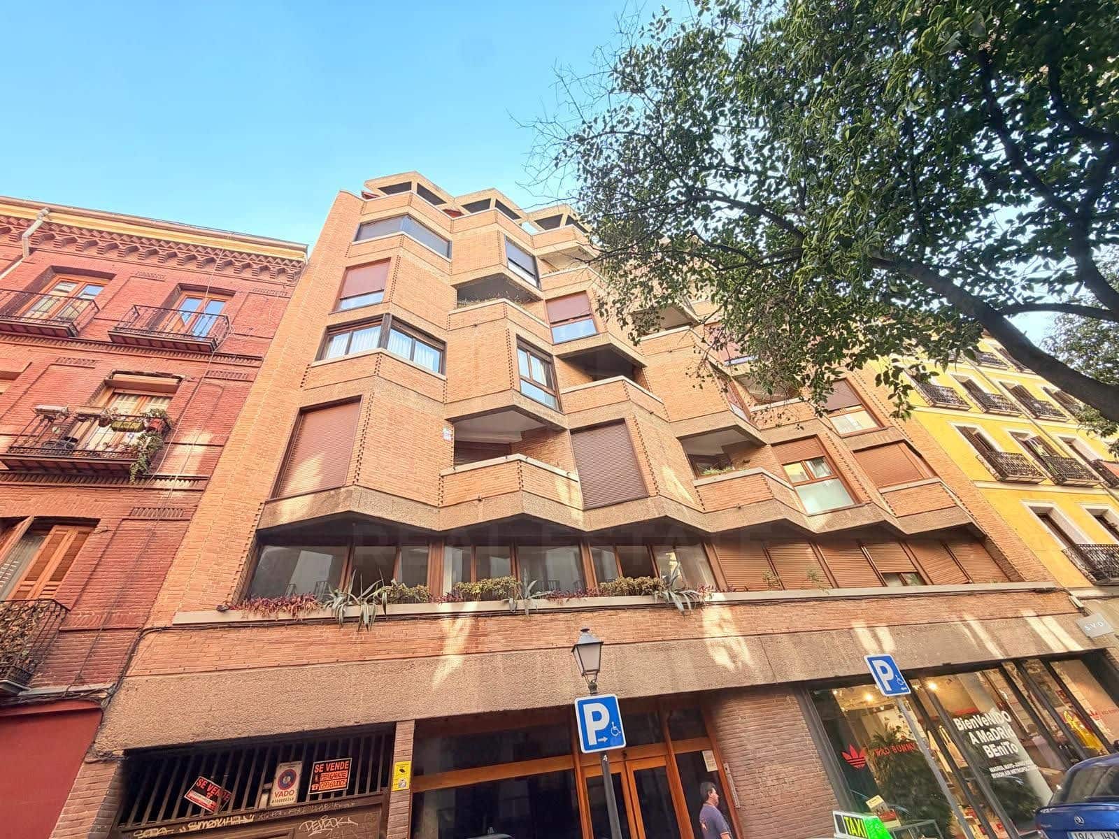 Kaupallinen myytävänä paikassa Madrid kaupunki - 1 450 000 € (Ref: 9987937)