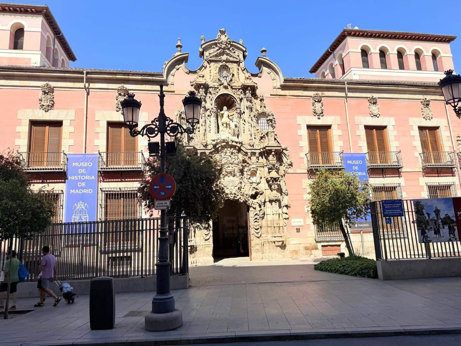 Kaupallinen myytävänä paikassa Madrid kaupunki - 1 450 000 € (Ref: 9987937)