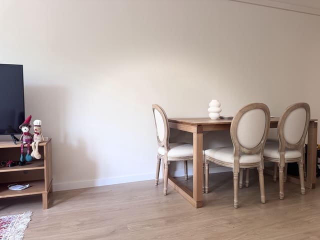 3 soveværelse Lejlighed til leje i El Besòs i El Maresme, Barcelona by - € 2.300 (Ref: 9987938)