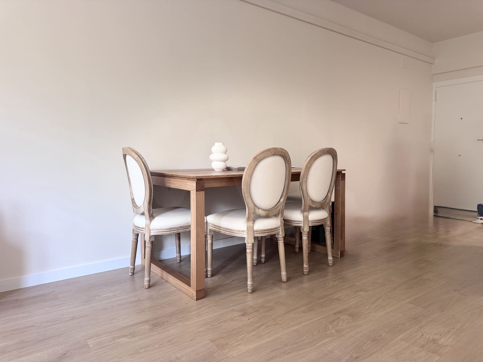 3 soveværelse Lejlighed til leje i Barcelona by - € 2.300 (Ref: 9987938)
