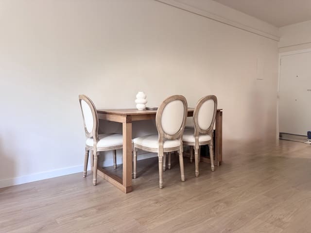 3 soveværelse Lejlighed til leje i El Besòs i El Maresme, Barcelona by - € 2.300 (Ref: 9987938)