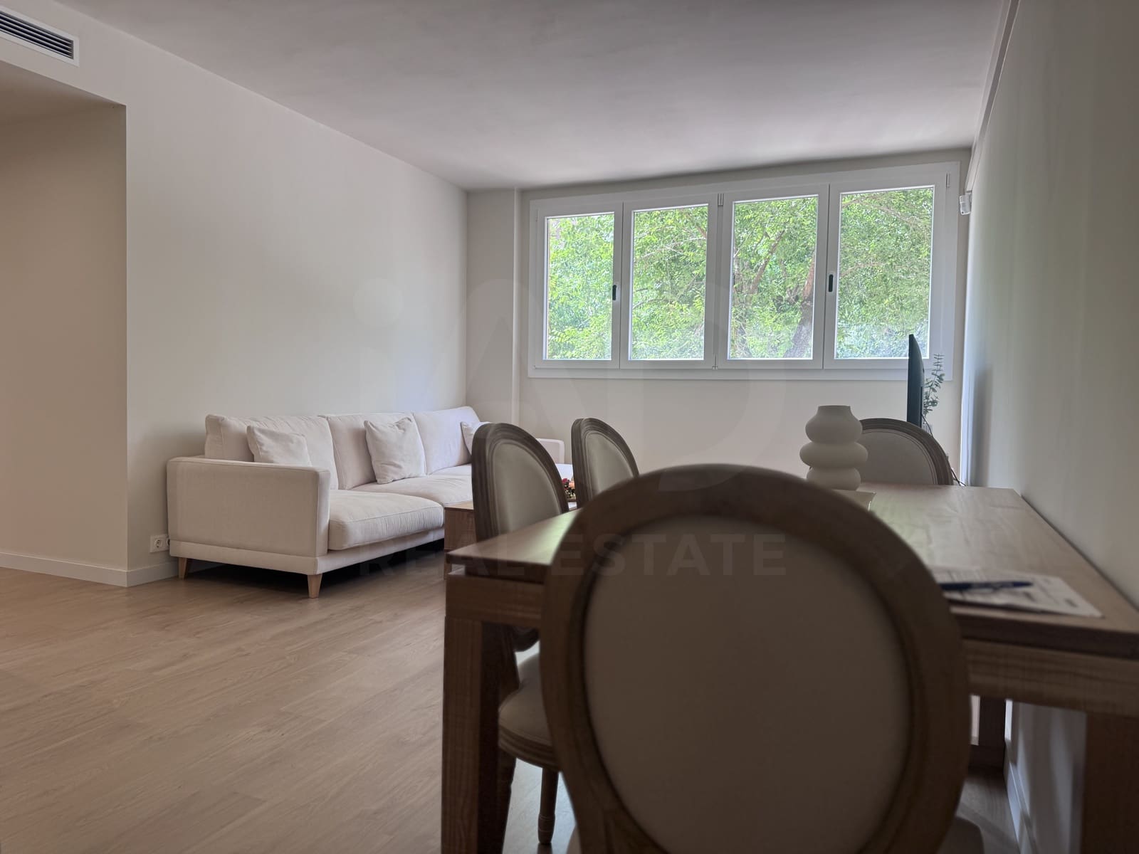 3 soveværelse Lejlighed til leje i Barcelona by - € 2.300 (Ref: 9987938)