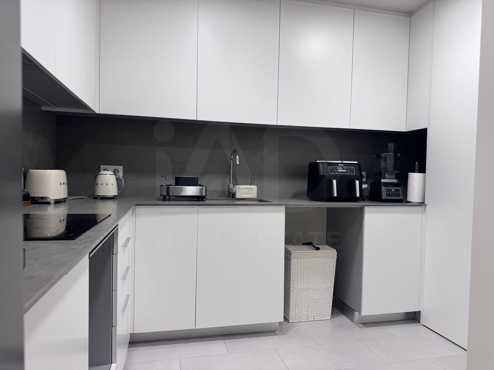 3 soveværelse Lejlighed til leje i Barcelona by - € 2.300 (Ref: 9987938)