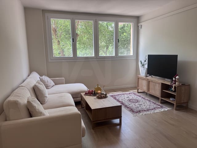 3 soveværelse Lejlighed til leje i El Besòs i El Maresme, Barcelona by - € 2.300 (Ref: 9987938)