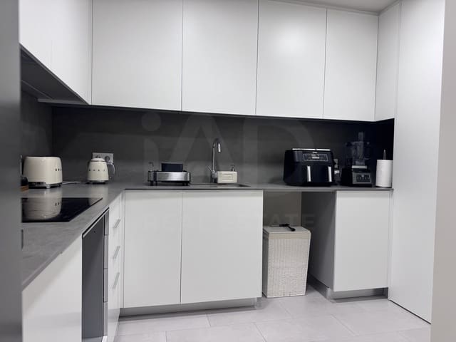 3 soveværelse Lejlighed til leje i El Besòs i El Maresme, Barcelona by - € 2.300 (Ref: 9987938)
