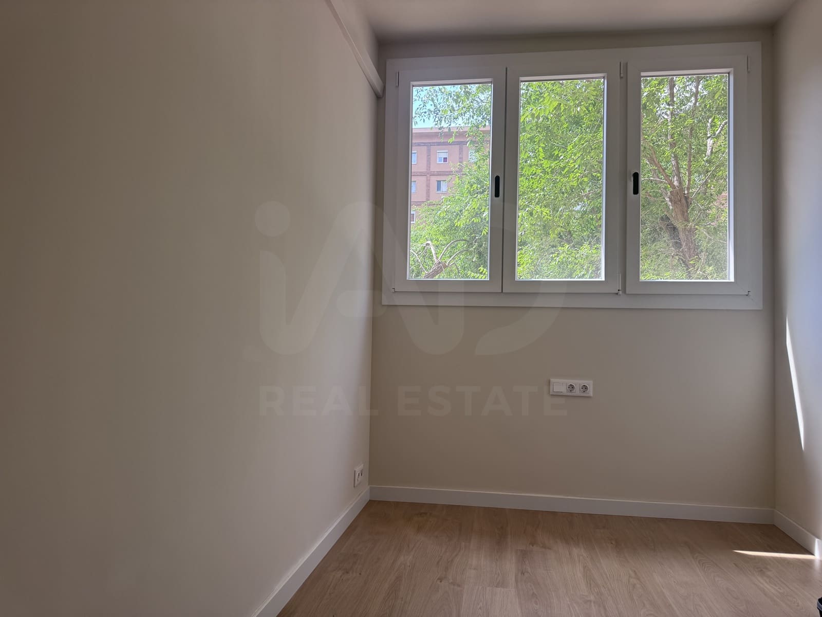 3 soveværelse Lejlighed til leje i Barcelona by - € 2.300 (Ref: 9987938)