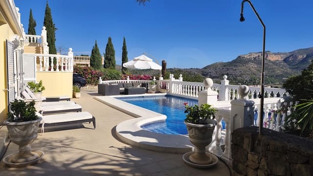 6 soverom Villa til salgs i Pedreguer med svømmebasseng garasje - € 2 100 000 (Ref: 9987939)
