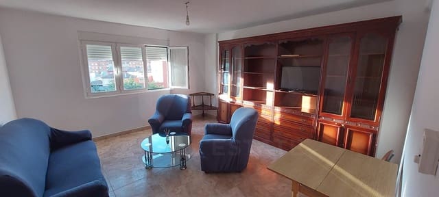 3 soveværelse Lejlighed til leje i León by - € 650 (Ref: 9987941)