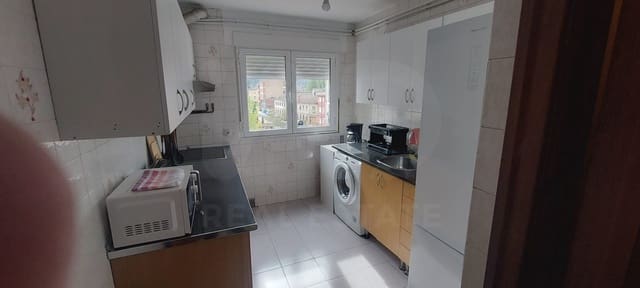 3 soveværelse Lejlighed til leje i León by - € 650 (Ref: 9987941)