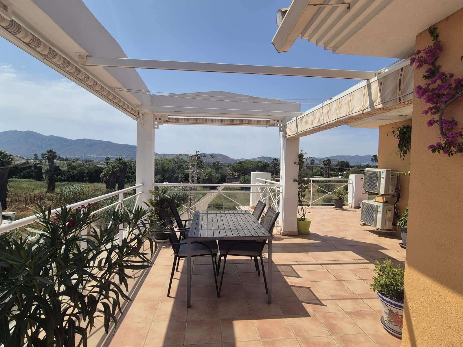 2 soveværelse Lejlighed til salg i Denia med swimmingpool garage - € 525.000 (Ref: 9987944)