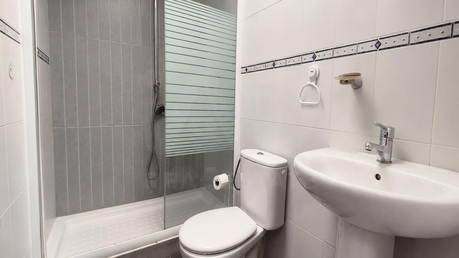 2 sovrum Lägenhet till salu i Madrid stad - 225 000 € (Ref: 9987945)