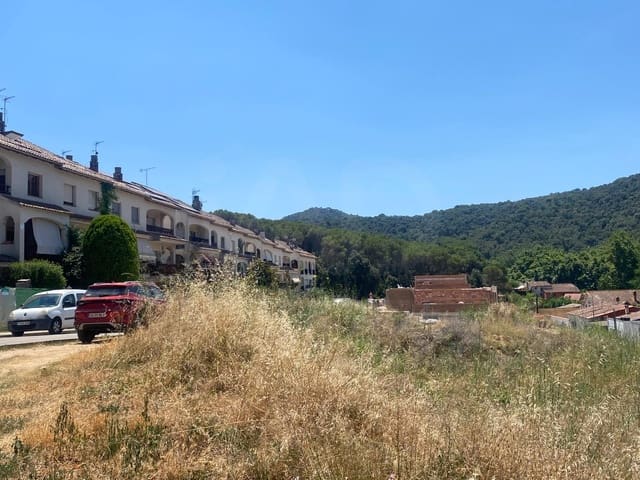 Ubebygd land til salgs i Barcelona by - € 110 000 (Ref: 9987946)