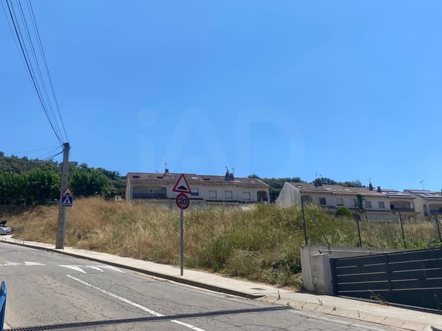 Ubebygd land til salgs i Barcelona by - € 110 000 (Ref: 9987946)