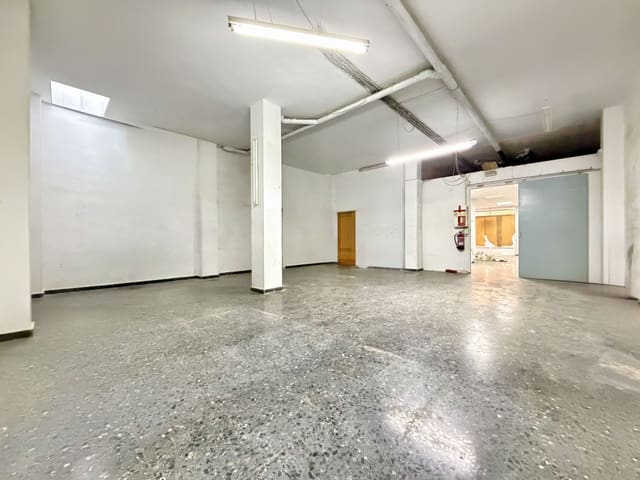 2 bedroom Commercial for rent in Cieza - € 800 (Ref: 9987947)