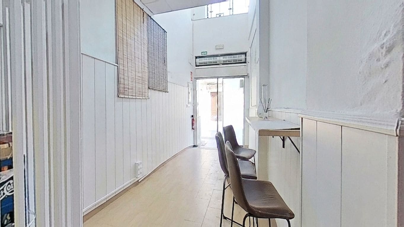 4 soveværelse Erhverv til salg i Cadiz by - € 650.000 (Ref: 9987948)