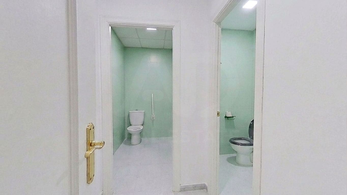 4 soveværelse Erhverv til salg i Cadiz by - € 650.000 (Ref: 9987948)