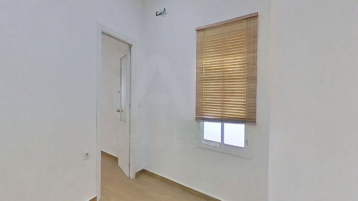 4 soveværelse Erhverv til salg i Cadiz by - € 650.000 (Ref: 9987948)