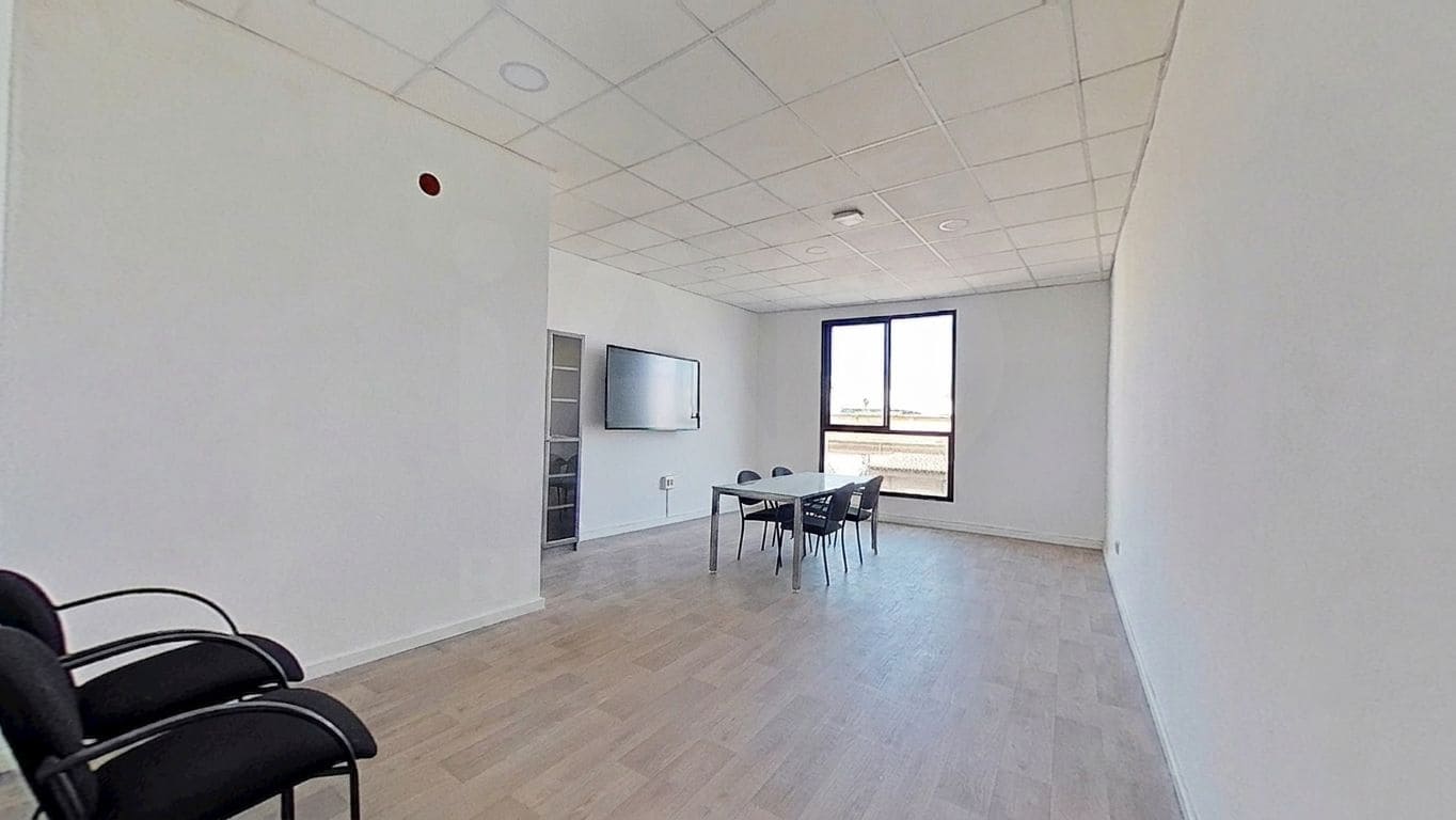 4 soveværelse Erhverv til salg i Cadiz by - € 650.000 (Ref: 9987948)