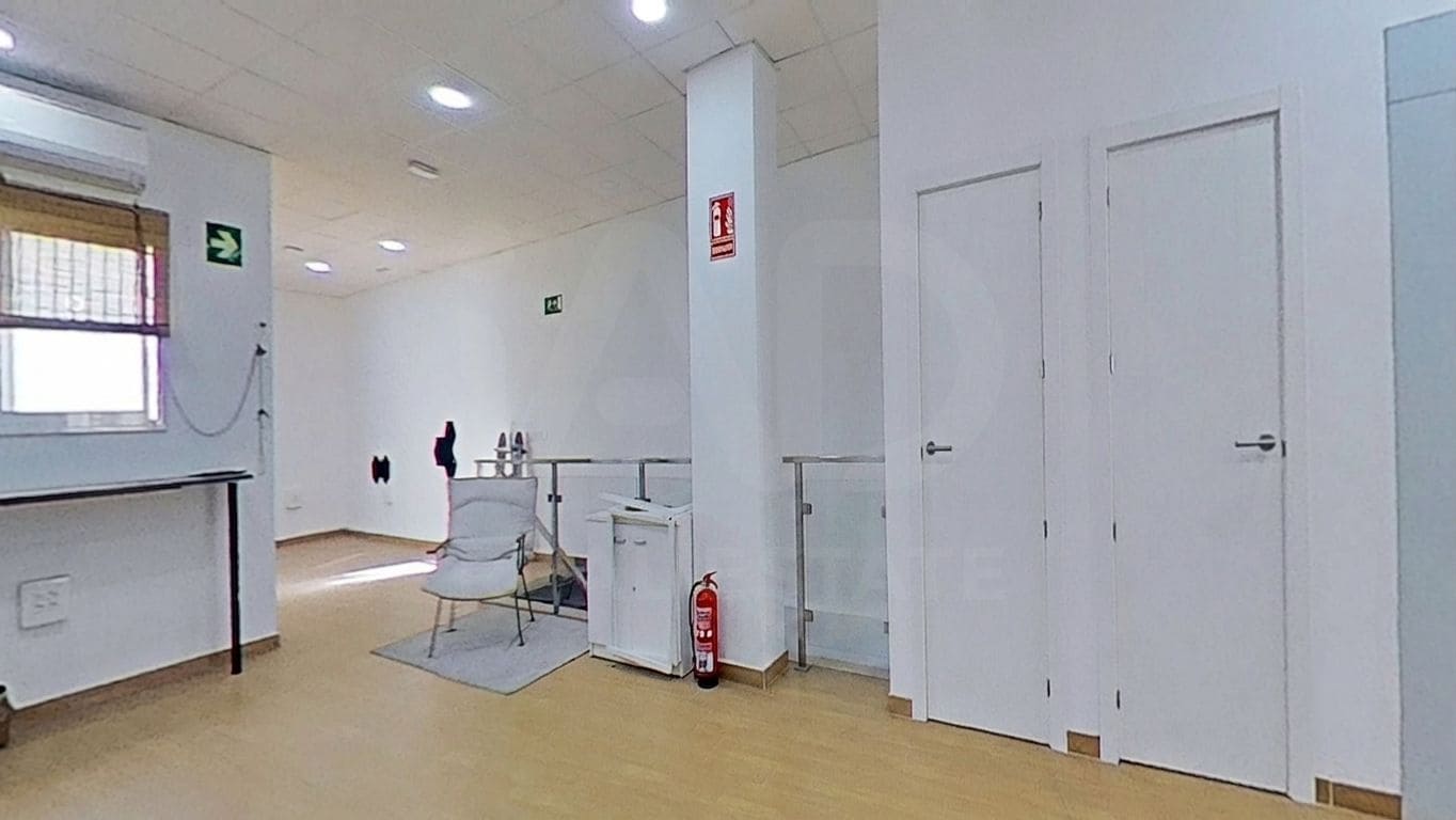 4 soveværelse Erhverv til salg i Cadiz by - € 650.000 (Ref: 9987948)