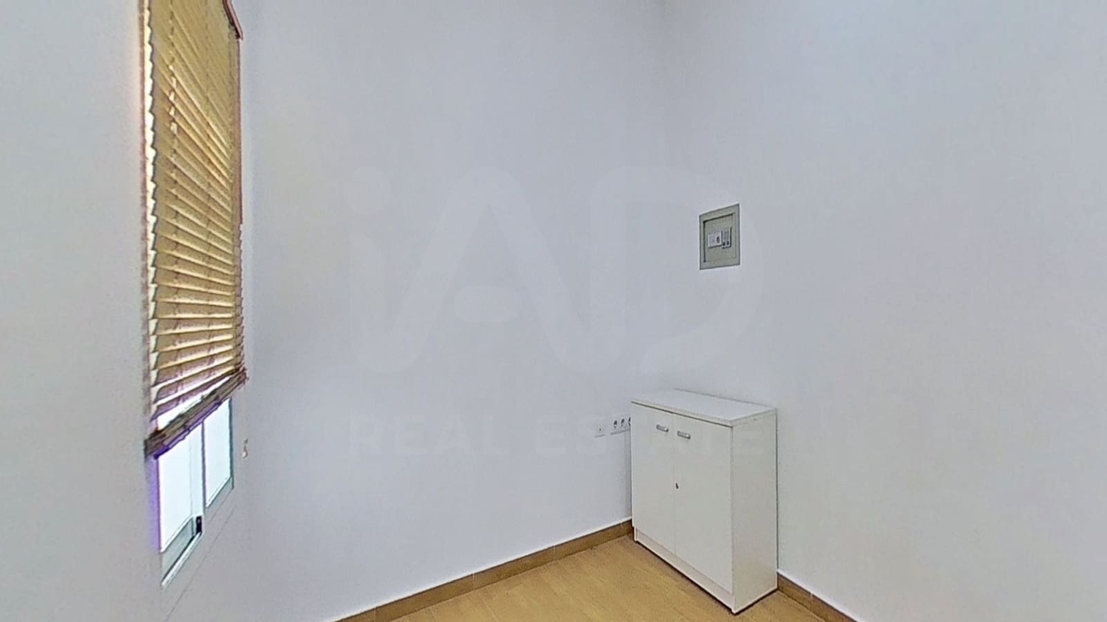 4 soveværelse Erhverv til salg i Cadiz by - € 650.000 (Ref: 9987948)