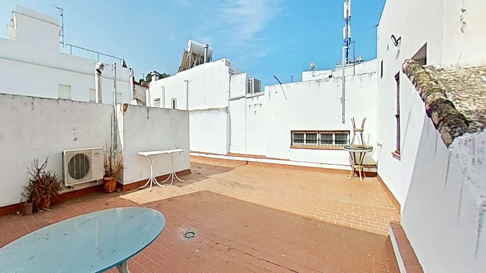 4 soveværelse Erhverv til salg i Cadiz by - € 650.000 (Ref: 9987948)